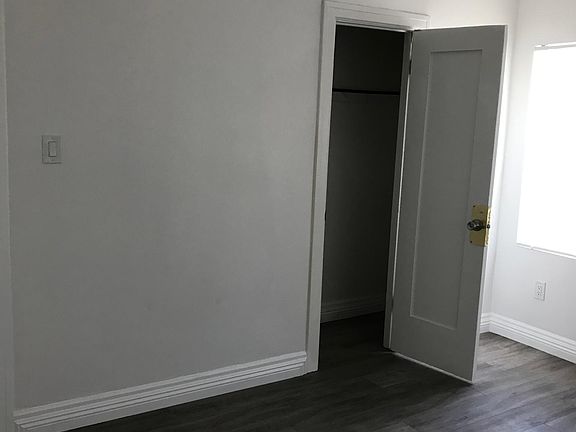 4th image of 1516 S Olive Ave
