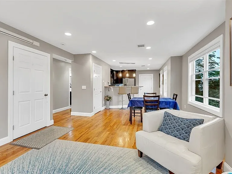 11 Hamlin Pl #B — Photo 8