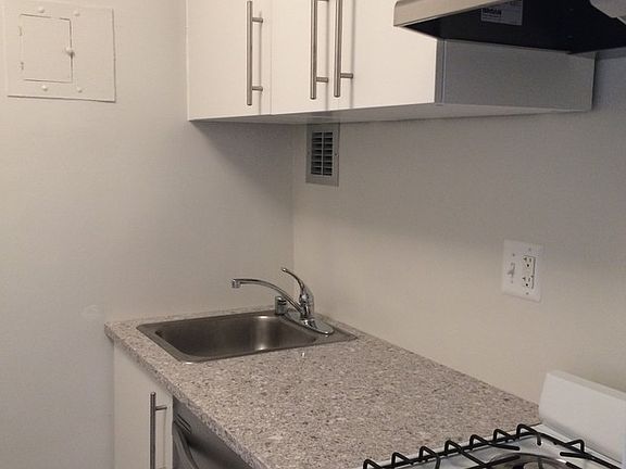 2nd image of 1011 Arlington Blvd APT 944