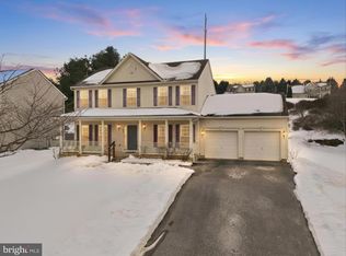 233 Sunset Cir, Red Lion, PA 17356