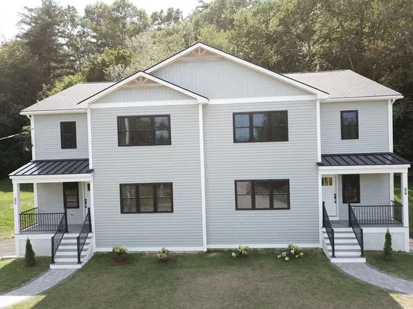 27 Rollins St #B, Groveland, MA 01834