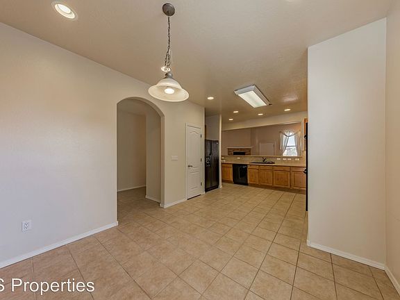 4th image of 7128 Glyndon Trl NW