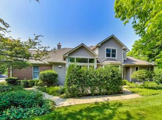 2115 Trowbridge Ct, Glenview, IL 60026