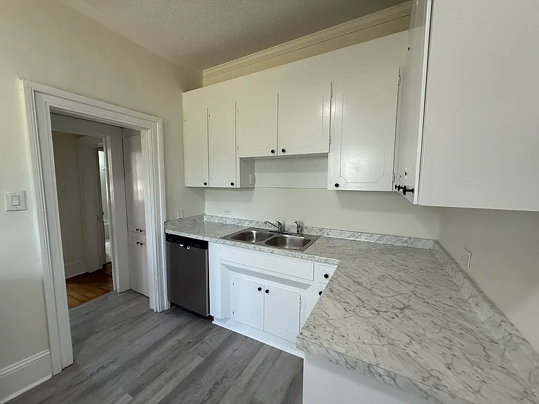 446 Stanley Ave — Photo 8