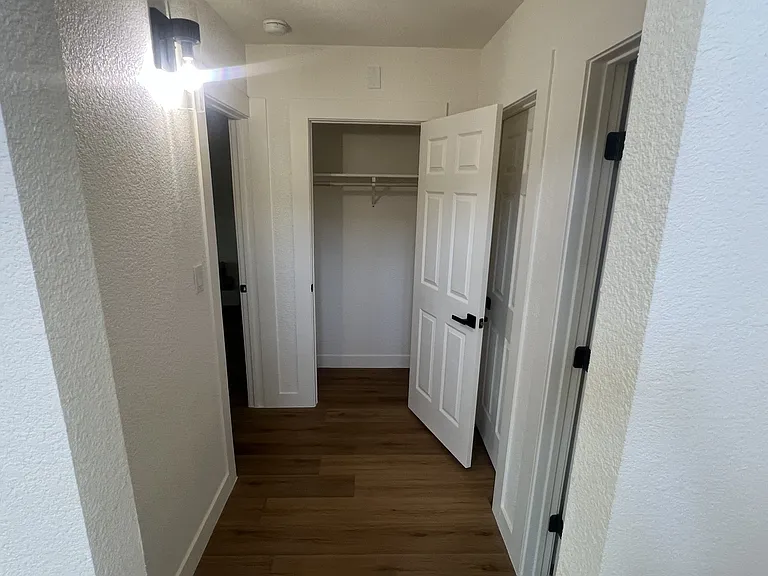 1718 N 26th Pl #10 — Photo 10