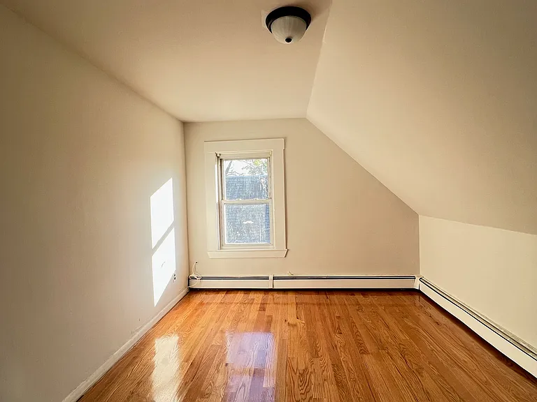 27 Barry St #2R — Photo 32