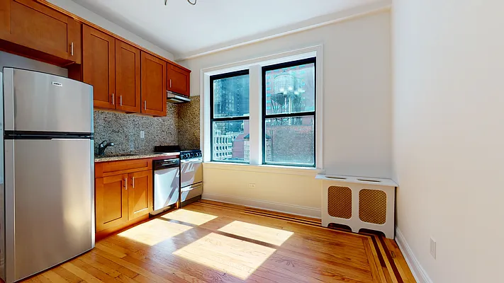 Rented by Bond New York | media 4