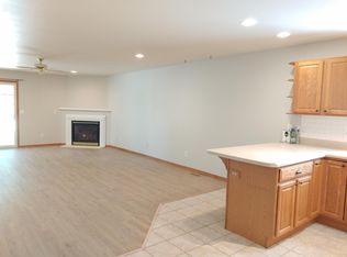 912 Waters Edge Rd, Champaign, IL 61822