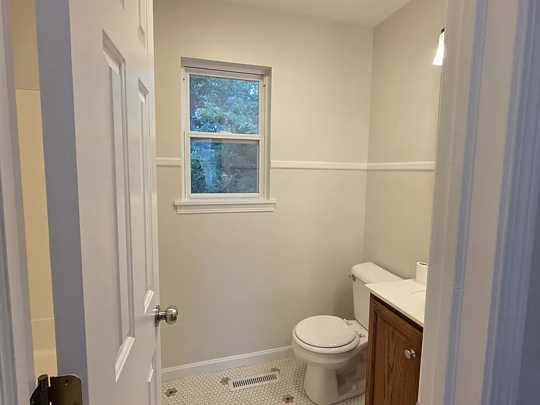 740 Village Cir — Photo 5