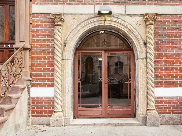 199 East 7th Street image 6 of 9