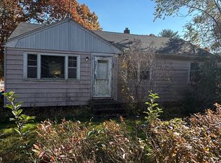 27 Red Brook Rd, Buzzards Bay, MA 02532