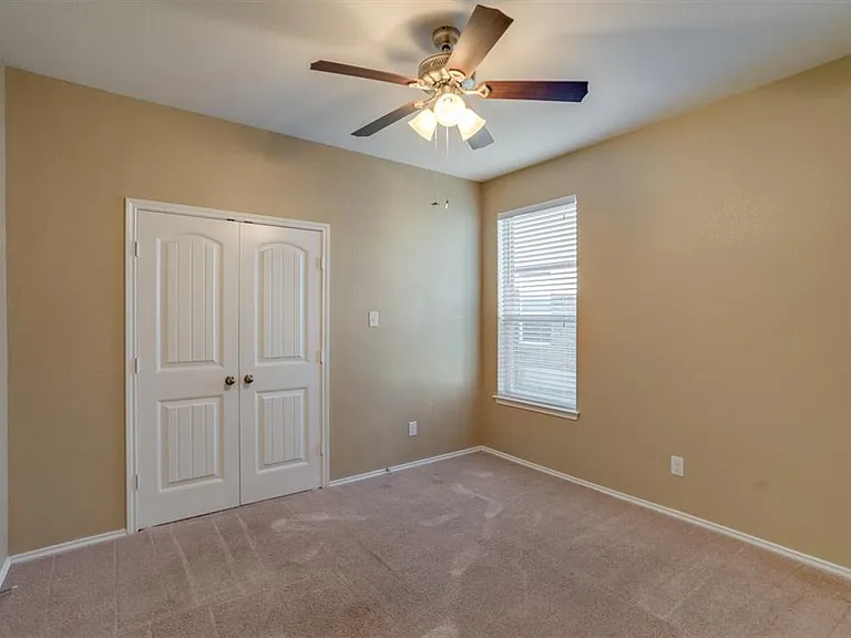 1109 Sussex Pl — Photo 8