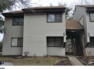 1 E Daisy Ln, Mount Laurel, NJ 08054