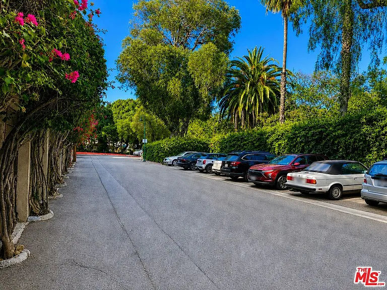 6853 Alta Loma Ter — Photo 15