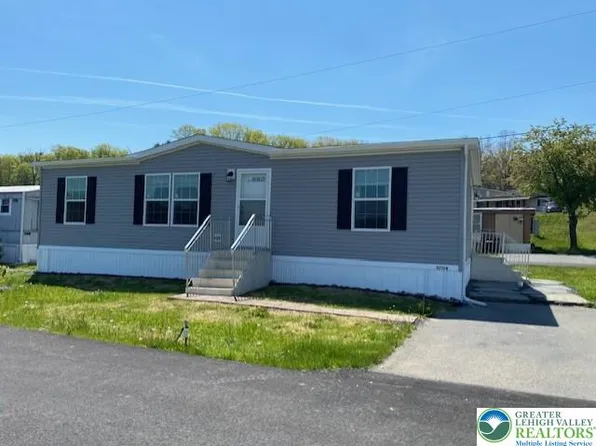 10104 Fernwood Ln, Breinigsville, PA 18031