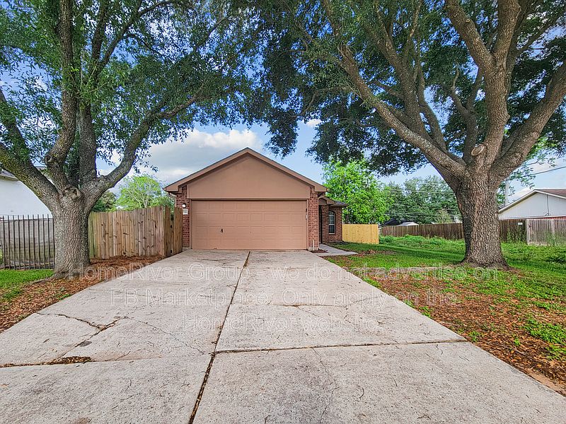 1st image of 24314 Strong Pine Dr
