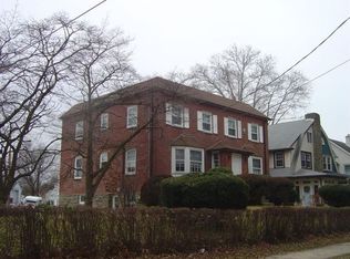 217 Ballymore Rd APT 1, Springfield, PA 19064