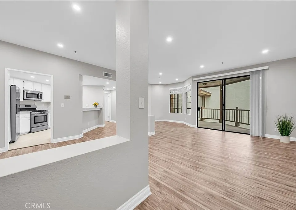 2559 Plaza Del Amo #215