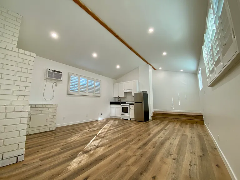 2351 Pepperwood Ave #1/2 — Photo 12