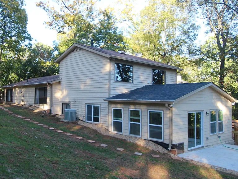 803 Bayliss Dr — Photo 2