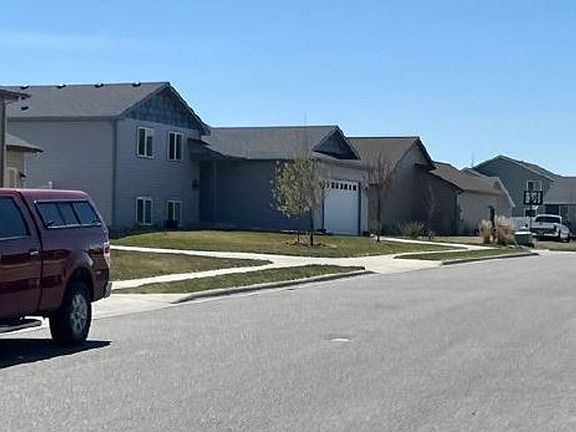 Exterior Neighborhood (street photo)