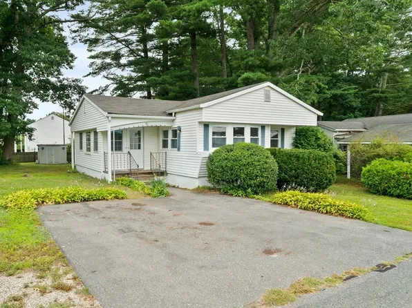 31 Beechwood Rd, Halifax, MA 02338