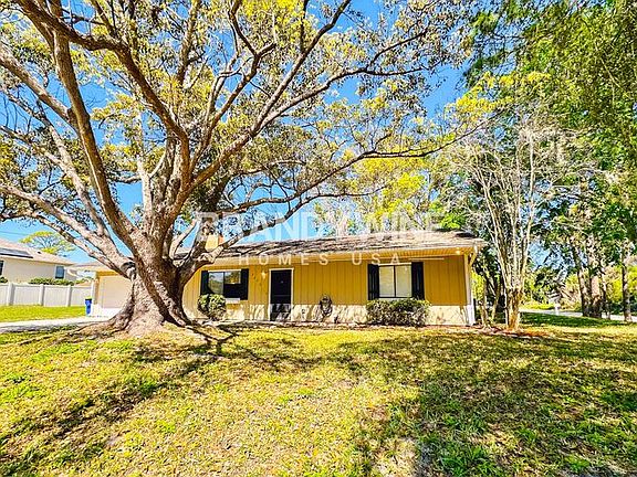 3rd image of 3436 Woodland Dr
