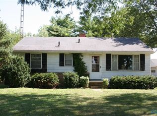 447 S Stadium Rd, Oregon, OH 43616