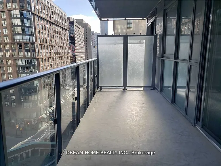 7 Grenville St #810 — Photo 8