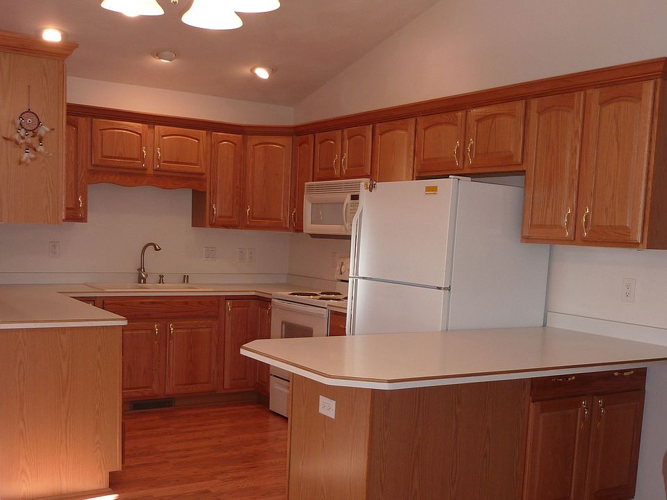 kitchen w/brkfst bar