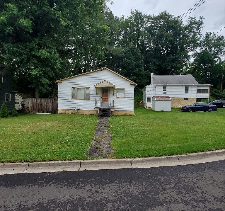 1st image of 33 Oak St
