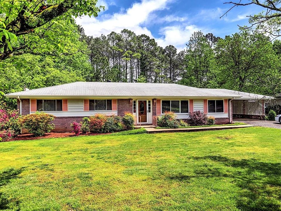 1st image of 3232 Vandiver Dr