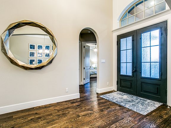 3rd image of 1024 Evergreen Pl