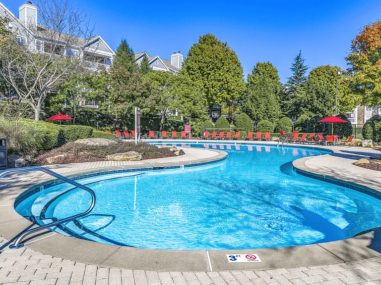 Elan at Mallard Creek Apartment Homes — Photo 8