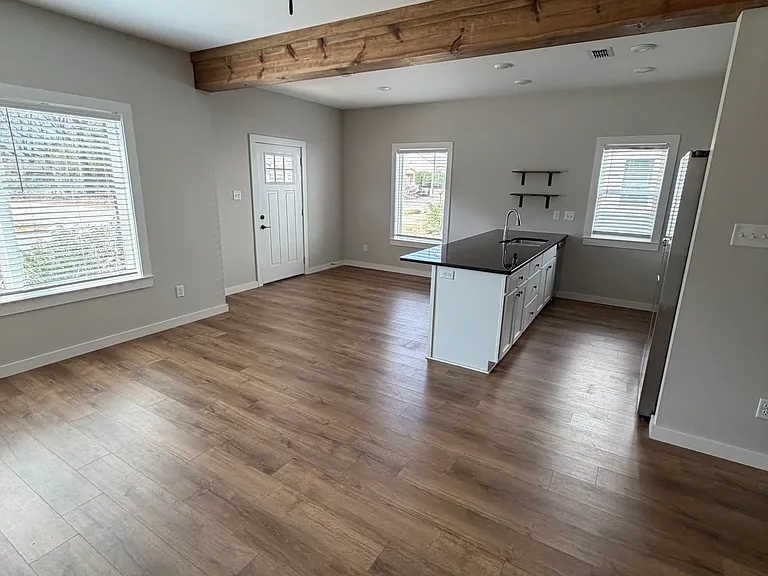 106 N Hazel St — Photo 6