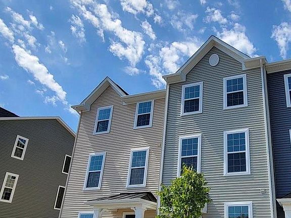 3rd image of 5165 Penn St