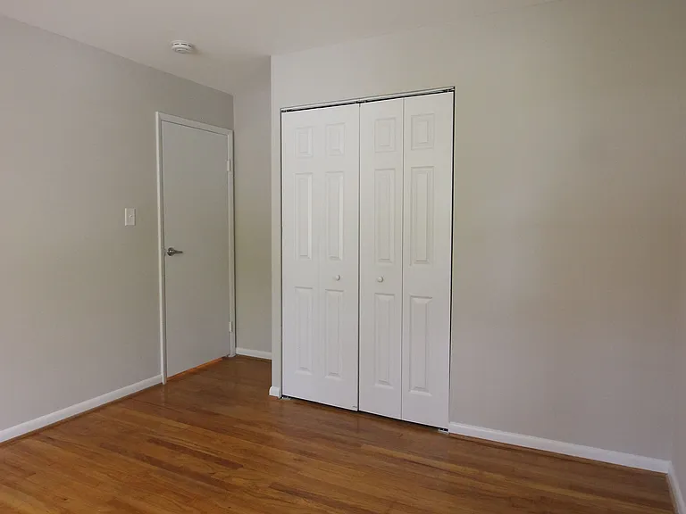 6211 Duntley Ct — Photo 10