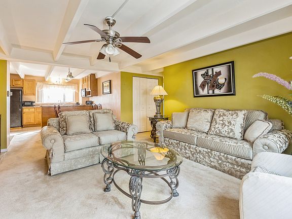 3rd image of 6125 N Winchester Ave #1B