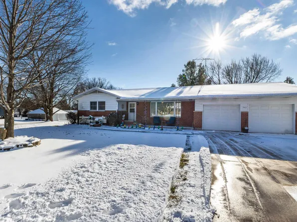 705 W Galena Ave, Warren, IL 61087