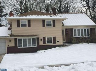 10 Linden Rd, Burlington, NJ 08016