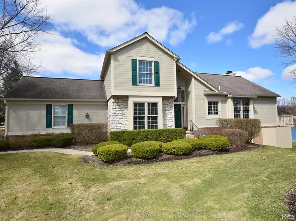 527 Newburne Pointe #19, Bloomfield Hills, MI 48304