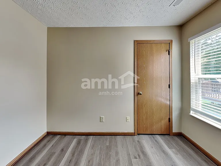 4930 Kingpin Dr — Photo 15