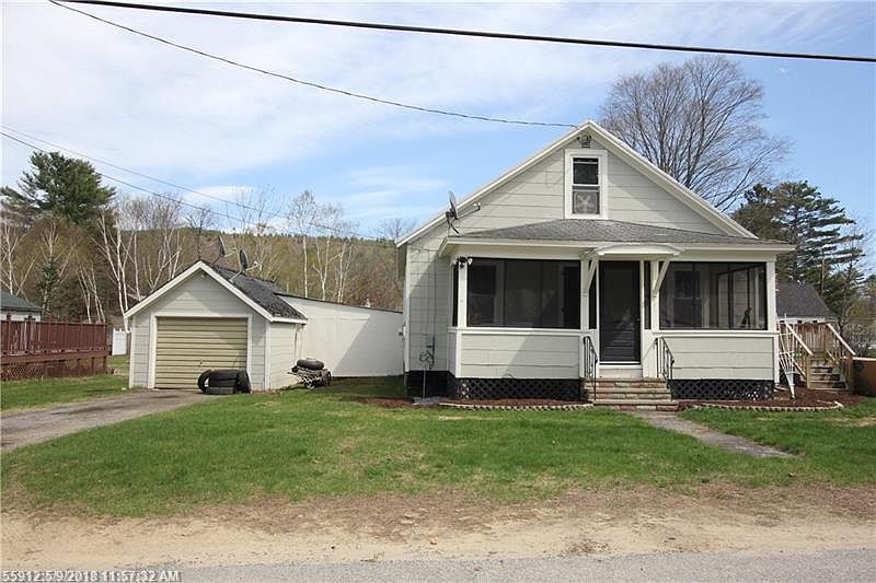 2nd image of 27 Brackett St