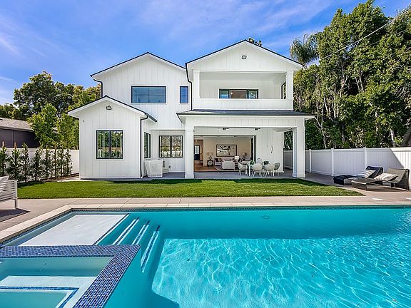 3rd image of 4150 Ventura Canyon Ave