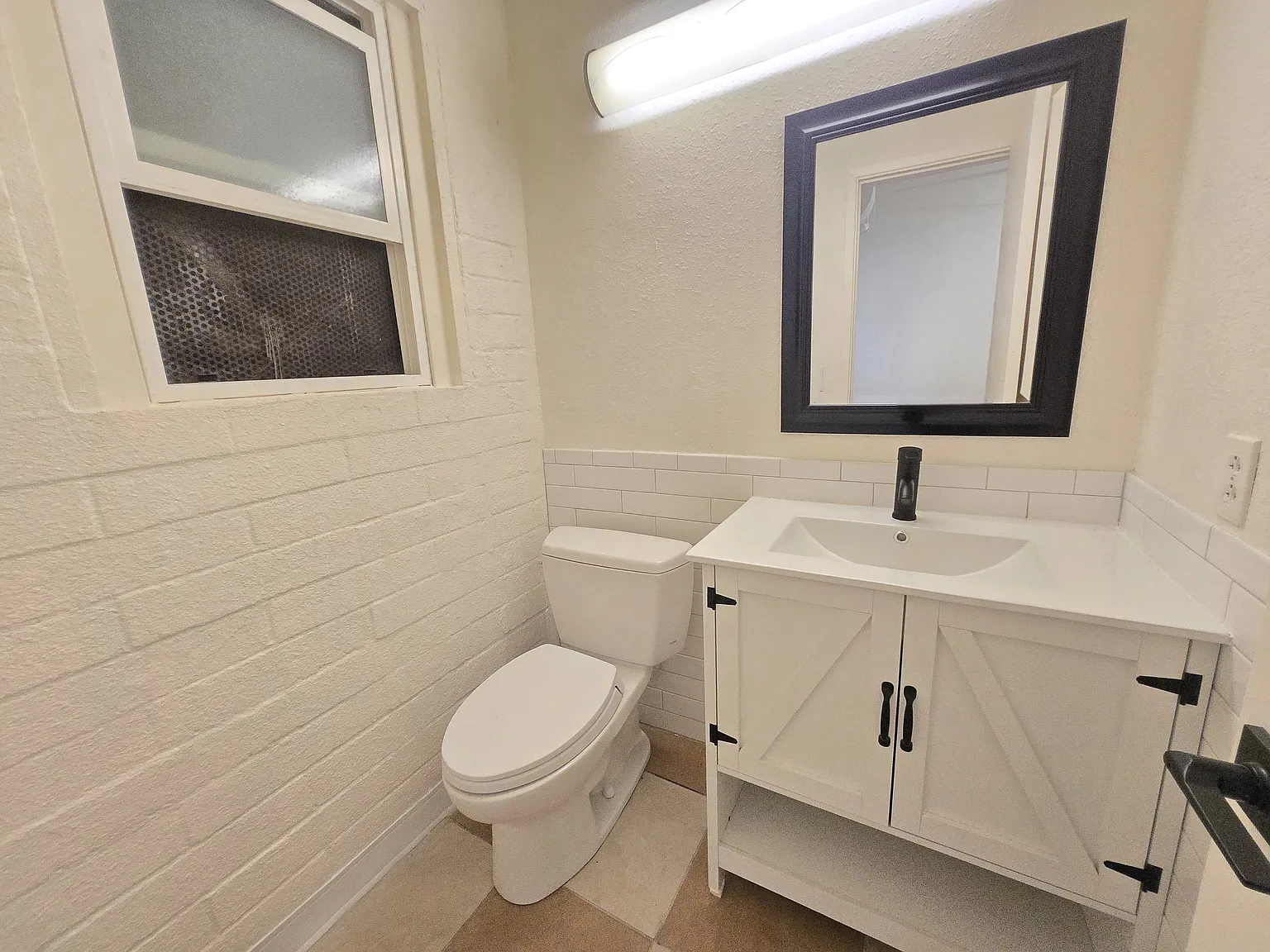 Studio, 725 sqft, $3,300 — Photo 3