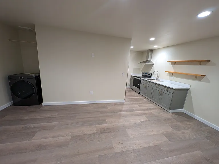 1131 W 19th St #1/2-A — Photo 8