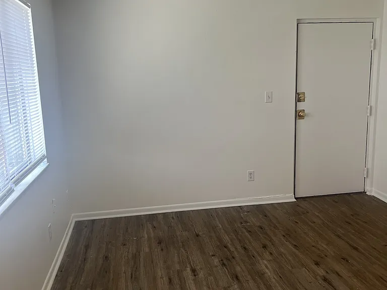 1034-1038 Cherry Dr — Photo 5