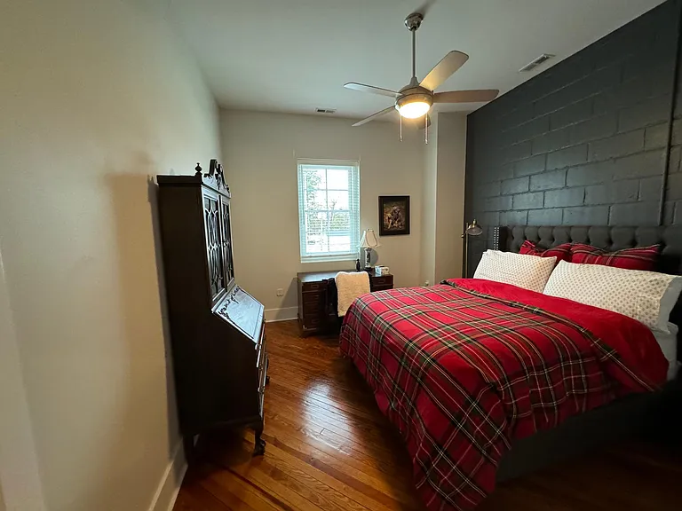 2430 Emerald Pl — Photo 3