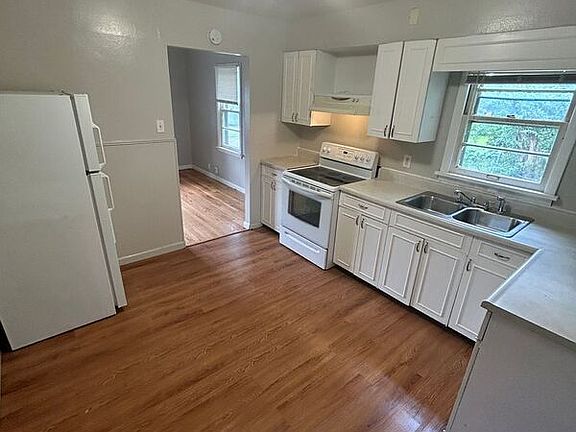 4th image of 8839 Ramona Ave