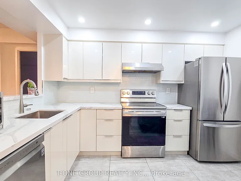 4725 Sheppard Ave E #516 — Photo 1